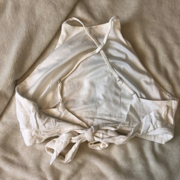 Linen Crop Top with Back Tie Closure - Picture 7 of 8